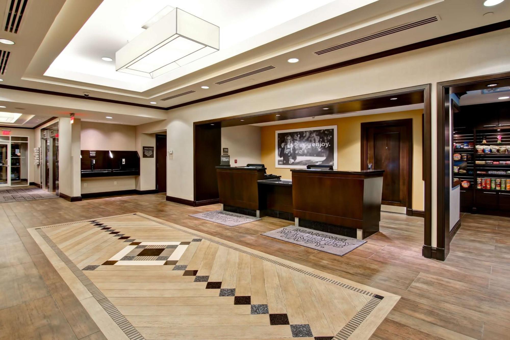 Hampton Inn By Hilton Toronto Airport Corporate Centre Bagian luar foto